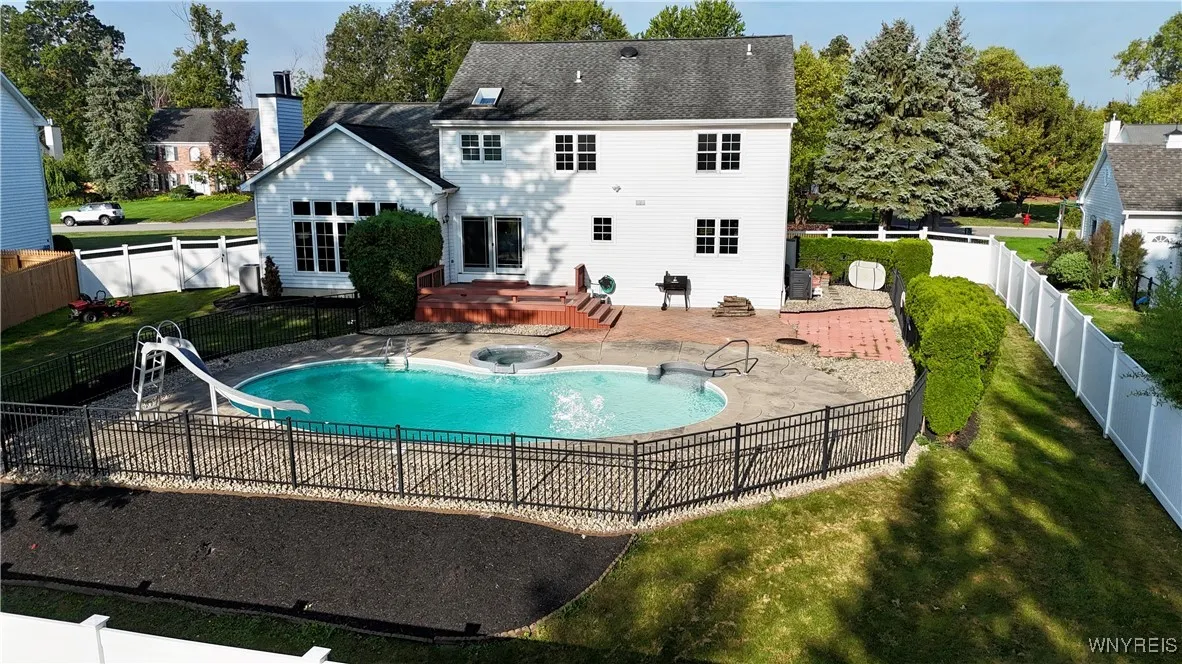 5559 Via Marina, Clarence, New York 14221, Clarence, New York 14221, 4 Bedrooms Bedrooms, 11 Rooms Rooms,2 BathroomsBathrooms,Residential,For Sale,5559 Via Marina, Clarence, New York 14221,0,B1636984