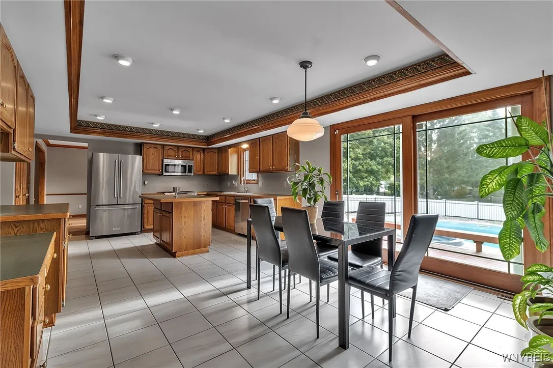 5559 Via Marina, Clarence, New York 14221, Clarence, New York 14221, 4 Bedrooms Bedrooms, 11 Rooms Rooms,2 BathroomsBathrooms,Residential,For Sale,5559 Via Marina, Clarence, New York 14221,0,B1636984