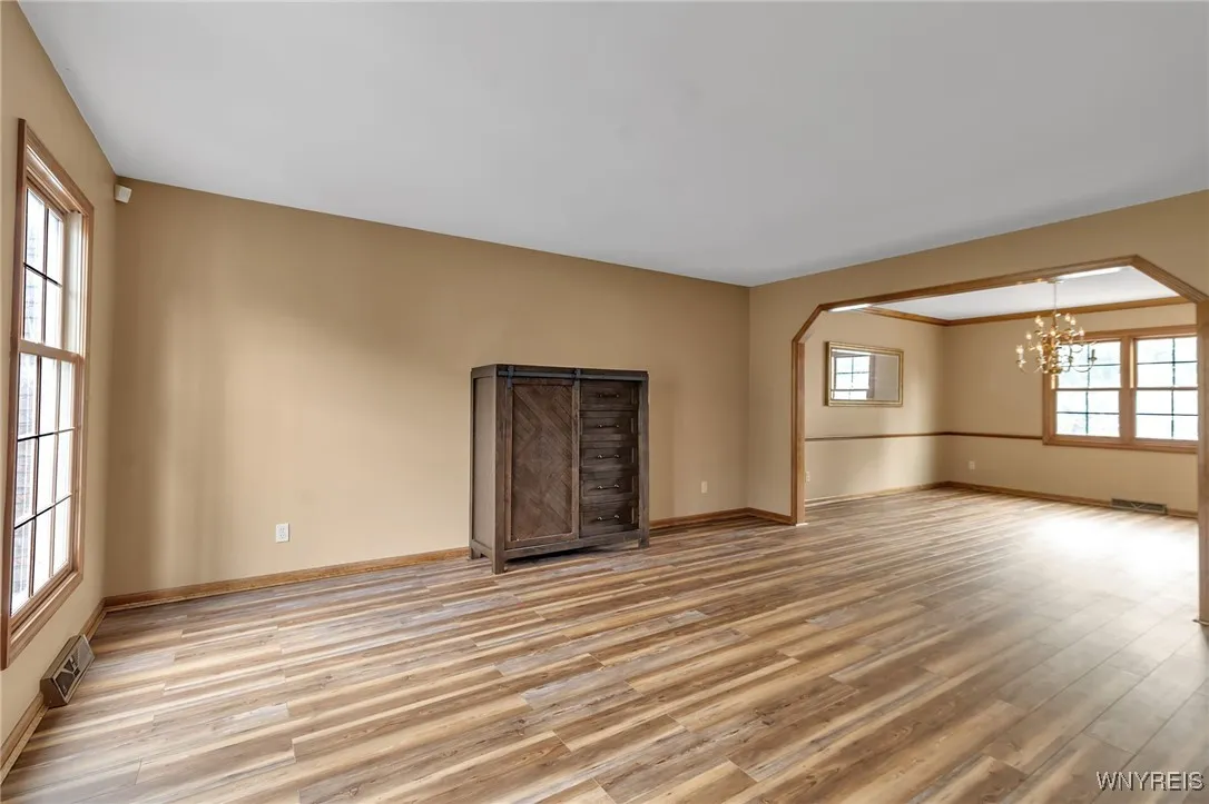 5559 Via Marina, Clarence, New York 14221, Clarence, New York 14221, 4 Bedrooms Bedrooms, 11 Rooms Rooms,2 BathroomsBathrooms,Residential,For Sale,5559 Via Marina, Clarence, New York 14221,0,B1636984
