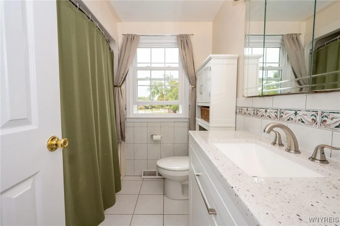 260 Carpenter Avenue, Tonawanda, New York 14223, Tonawanda, New York 14223, 4 Bedrooms Bedrooms, 8 Rooms Rooms,2 BathroomsBathrooms,Residential,Closed,260 Carpenter Avenue, Tonawanda, New York 14223,0,B1639516