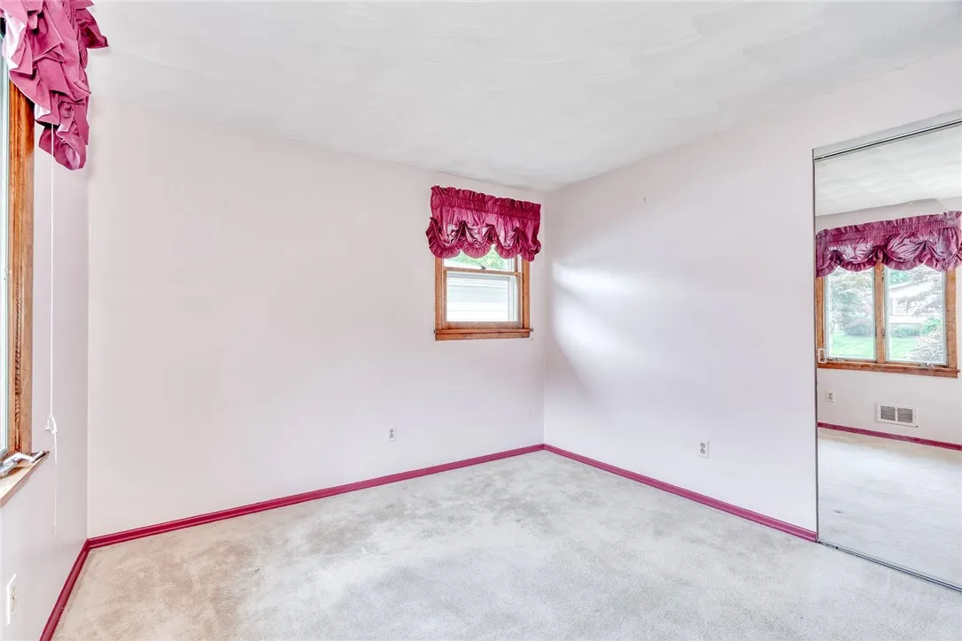 108 Fox Hall Drive, Irondequoit, New York 14609, Irondequoit, New York 14609, 3 Bedrooms Bedrooms, 6 Rooms Rooms,2 BathroomsBathrooms,Residential,Closed,108 Fox Hall Drive, Irondequoit, New York 14609,0,R1639969
