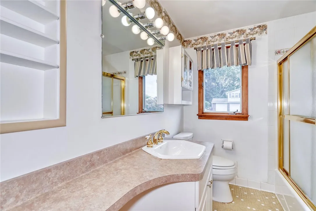 108 Fox Hall Drive, Irondequoit, New York 14609, Irondequoit, New York 14609, 3 Bedrooms Bedrooms, 6 Rooms Rooms,2 BathroomsBathrooms,Residential,Closed,108 Fox Hall Drive, Irondequoit, New York 14609,0,R1639969