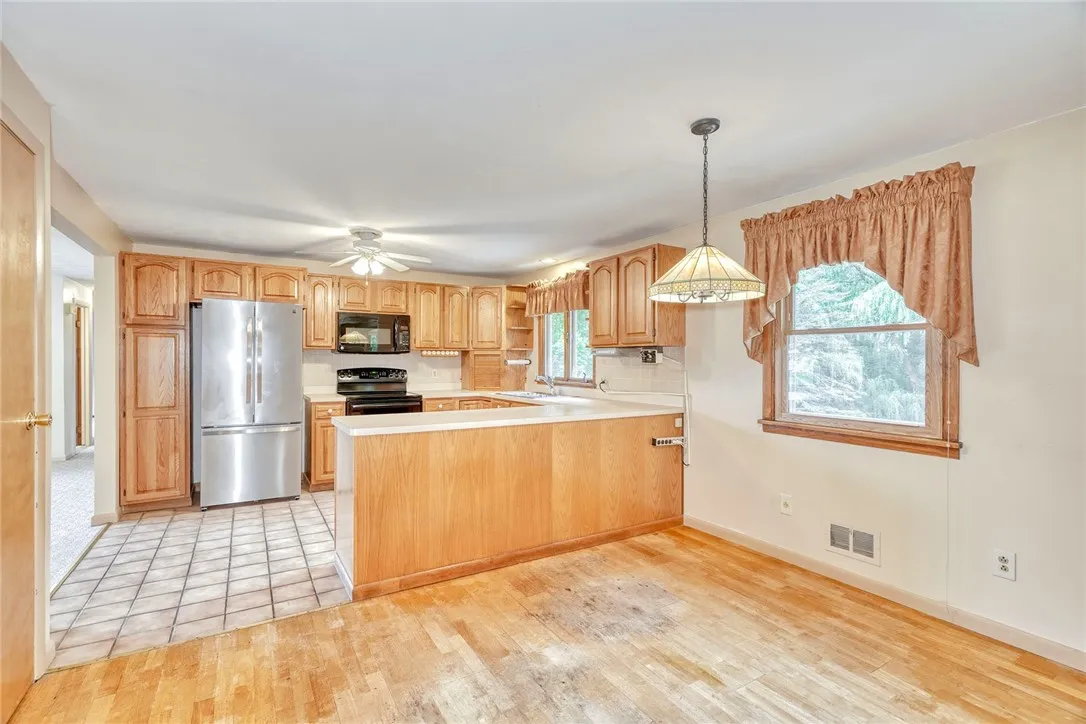 108 Fox Hall Drive, Irondequoit, New York 14609, Irondequoit, New York 14609, 3 Bedrooms Bedrooms, 6 Rooms Rooms,2 BathroomsBathrooms,Residential,Closed,108 Fox Hall Drive, Irondequoit, New York 14609,0,R1639969