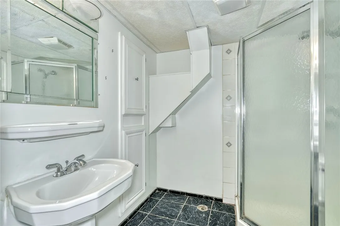 108 Fox Hall Drive, Irondequoit, New York 14609, Irondequoit, New York 14609, 3 Bedrooms Bedrooms, 6 Rooms Rooms,2 BathroomsBathrooms,Residential,Closed,108 Fox Hall Drive, Irondequoit, New York 14609,0,R1639969