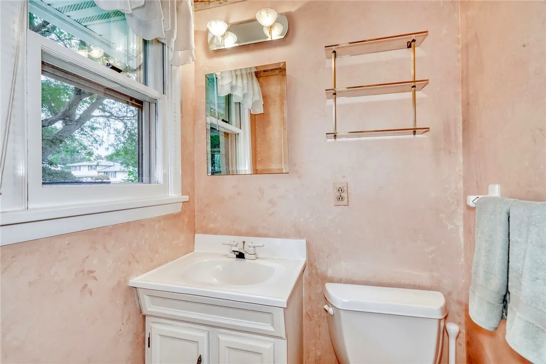 108 Fox Hall Drive, Irondequoit, New York 14609, Irondequoit, New York 14609, 3 Bedrooms Bedrooms, 6 Rooms Rooms,2 BathroomsBathrooms,Residential,Closed,108 Fox Hall Drive, Irondequoit, New York 14609,0,R1639969