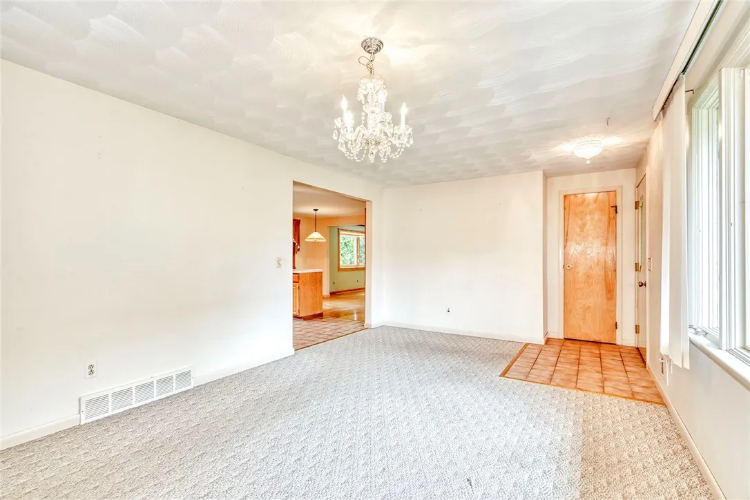 108 Fox Hall Drive, Irondequoit, New York 14609, Irondequoit, New York 14609, 3 Bedrooms Bedrooms, 6 Rooms Rooms,2 BathroomsBathrooms,Residential,Closed,108 Fox Hall Drive, Irondequoit, New York 14609,0,R1639969