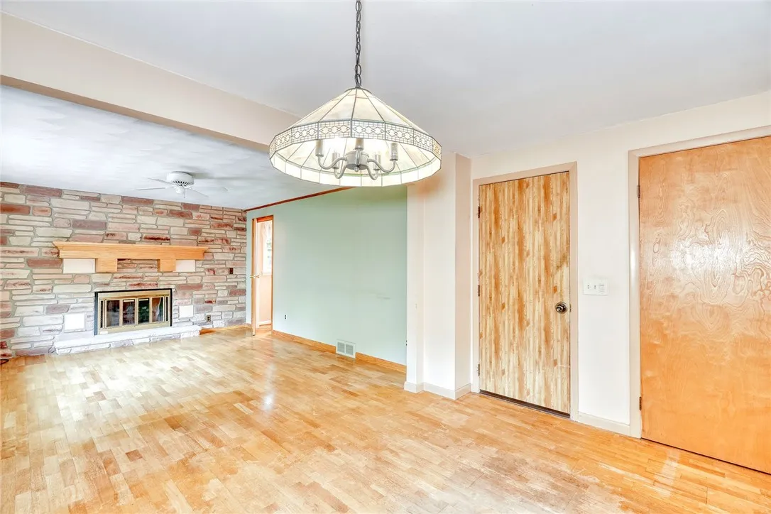 108 Fox Hall Drive, Irondequoit, New York 14609, Irondequoit, New York 14609, 3 Bedrooms Bedrooms, 6 Rooms Rooms,2 BathroomsBathrooms,Residential,Closed,108 Fox Hall Drive, Irondequoit, New York 14609,0,R1639969