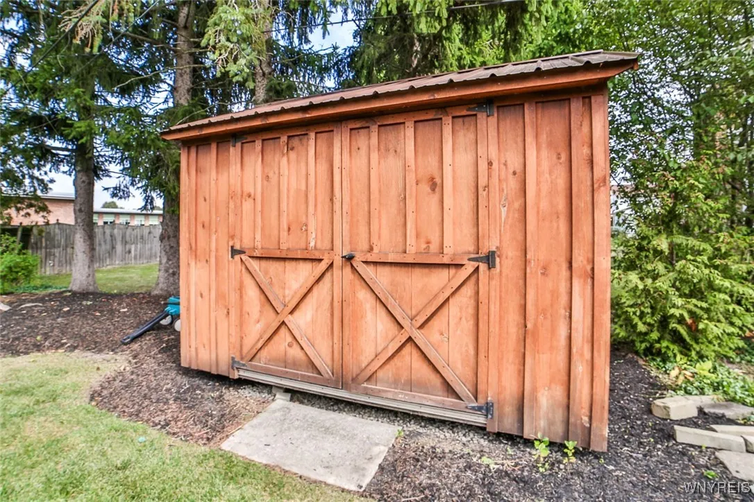 100 Countryside Lane, Amherst, New York 14221, Amherst, New York 14221, 4 Bedrooms Bedrooms, 9 Rooms Rooms,2 BathroomsBathrooms,Residential,For Sale,100 Countryside Lane, Amherst, New York 14221,0,B1639370