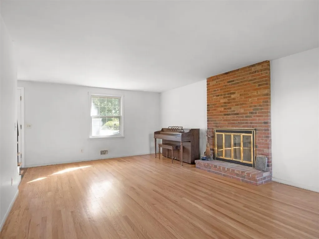 629 Bending Bough Drive, Webster, New York 14580, Webster, New York 14580, 3 Bedrooms Bedrooms, 3 Rooms Rooms,1 BathroomBathrooms,Residential,Closed,629 Bending Bough Drive, Webster, New York 14580,0,R1633241