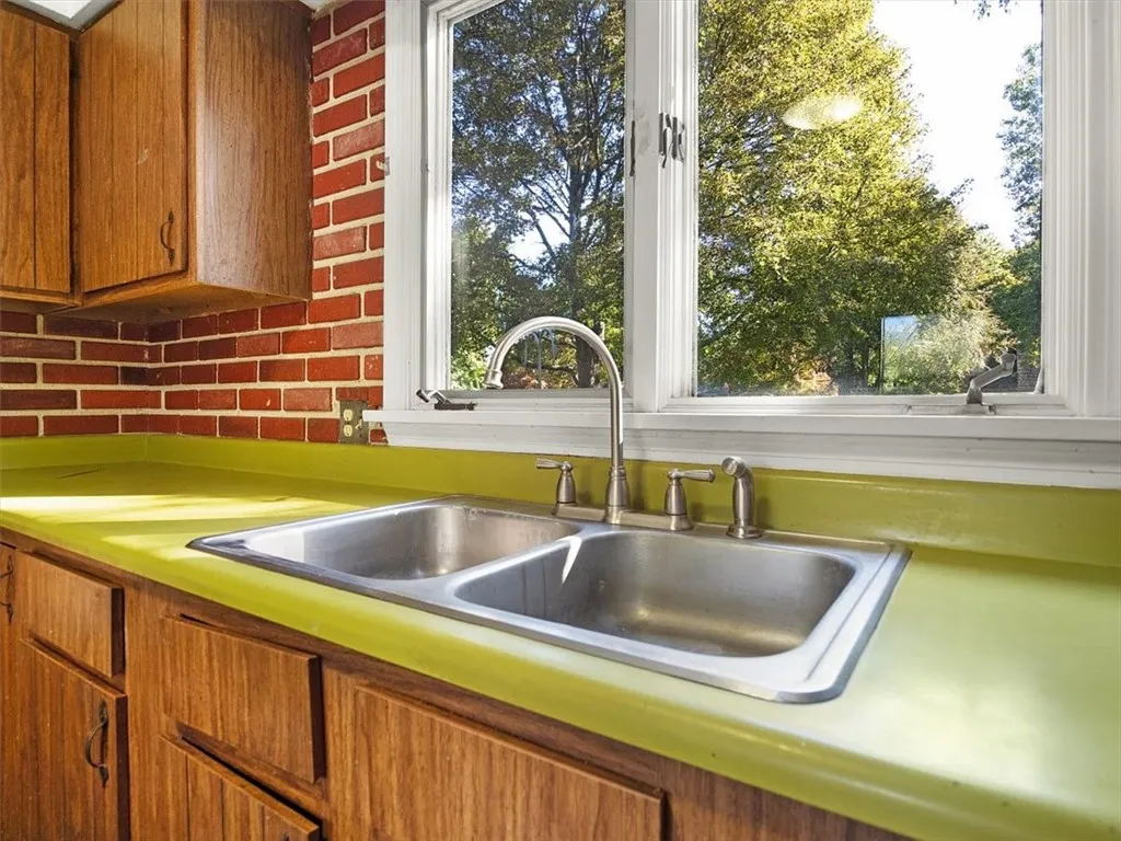 629 Bending Bough Drive, Webster, New York 14580, Webster, New York 14580, 3 Bedrooms Bedrooms, 3 Rooms Rooms,1 BathroomBathrooms,Residential,Closed,629 Bending Bough Drive, Webster, New York 14580,0,R1633241