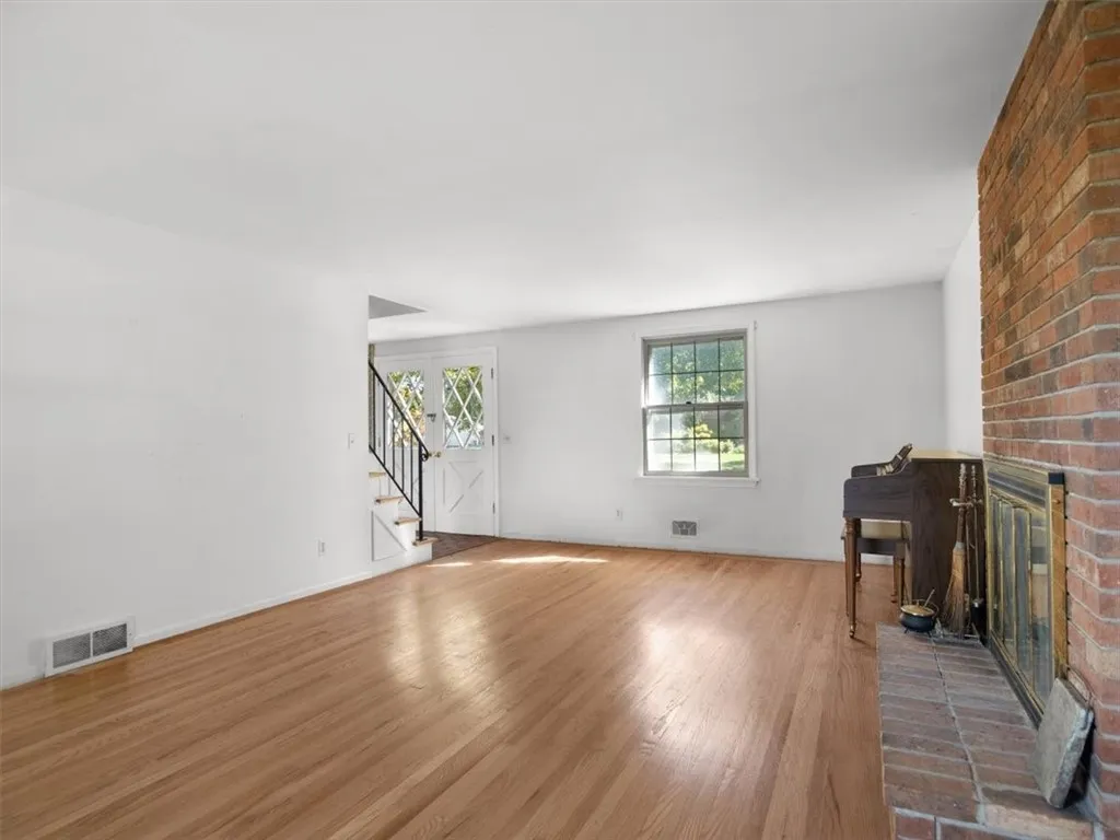 629 Bending Bough Drive, Webster, New York 14580, Webster, New York 14580, 3 Bedrooms Bedrooms, 3 Rooms Rooms,1 BathroomBathrooms,Residential,Closed,629 Bending Bough Drive, Webster, New York 14580,0,R1633241