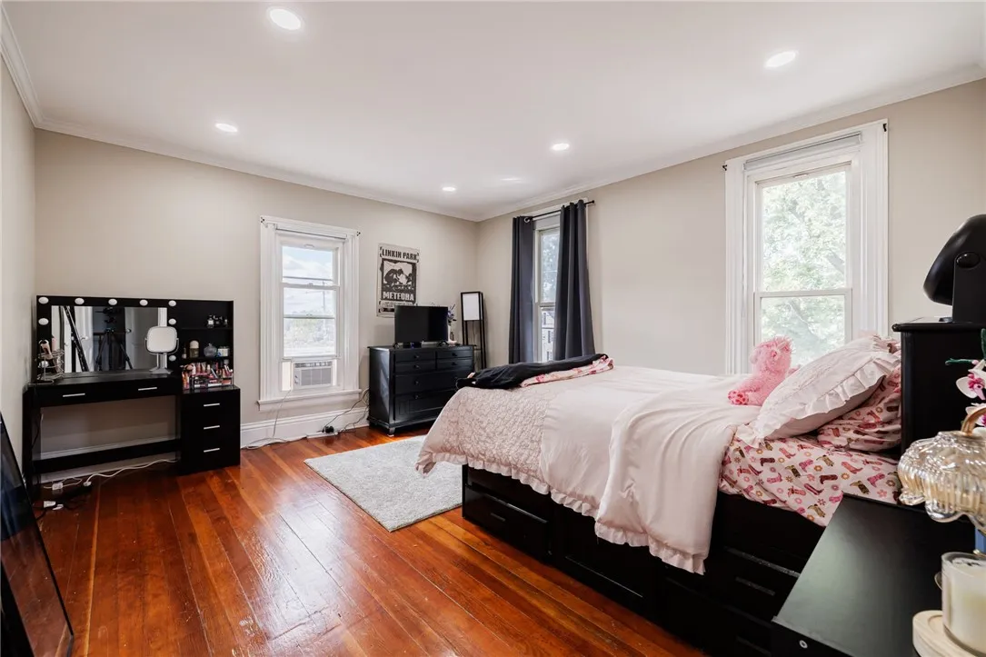 158 North Main Street, Perinton, New York 14450, Perinton, New York 14450, 5 Bedrooms Bedrooms, ,2 BathroomsBathrooms,Residential,Closed,158 North Main Street, Perinton, New York 14450,0,R1639420