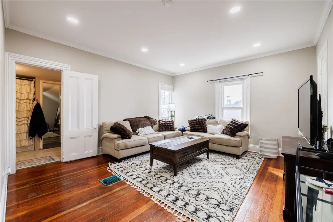 158 North Main Street, Perinton, New York 14450, Perinton, New York 14450, 5 Bedrooms Bedrooms, ,2 BathroomsBathrooms,Residential,Closed,158 North Main Street, Perinton, New York 14450,0,R1639420