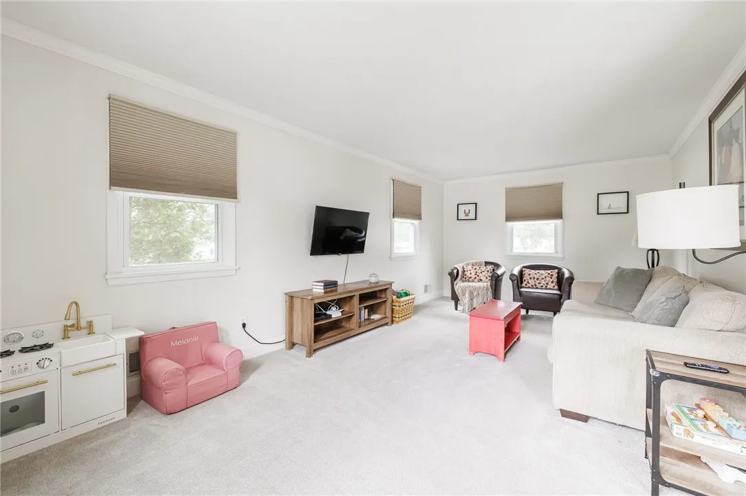 60 Peddington Circle, Henrietta, New York 14623, Henrietta, New York 14623, 3 Bedrooms Bedrooms, 8 Rooms Rooms,2 BathroomsBathrooms,Residential,Closed,60 Peddington Circle, Henrietta, New York 14623,0,R1638499