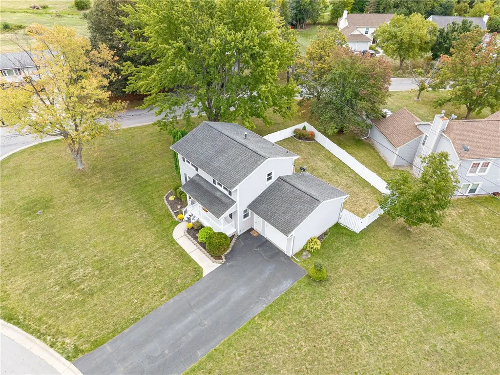 60 Peddington Circle, Henrietta, New York 14623, Henrietta, New York 14623, 3 Bedrooms Bedrooms, 8 Rooms Rooms,2 BathroomsBathrooms,Residential,Closed,60 Peddington Circle, Henrietta, New York 14623,0,R1638499