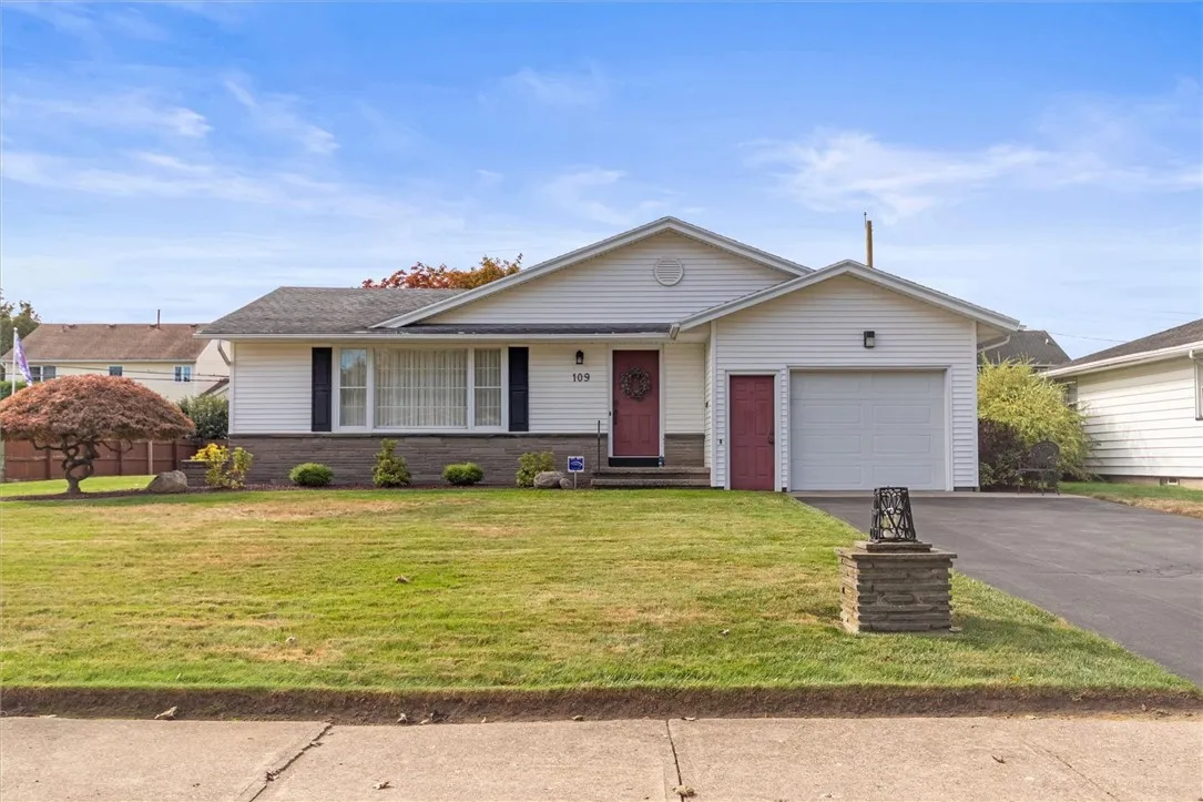 109 Drake Drive, Irondequoit, New York 14617, Irondequoit, New York 14617, 2 Bedrooms Bedrooms, 6 Rooms Rooms,1 BathroomBathrooms,Residential,Closed,109 Drake Drive, Irondequoit, New York 14617,0,R1639282