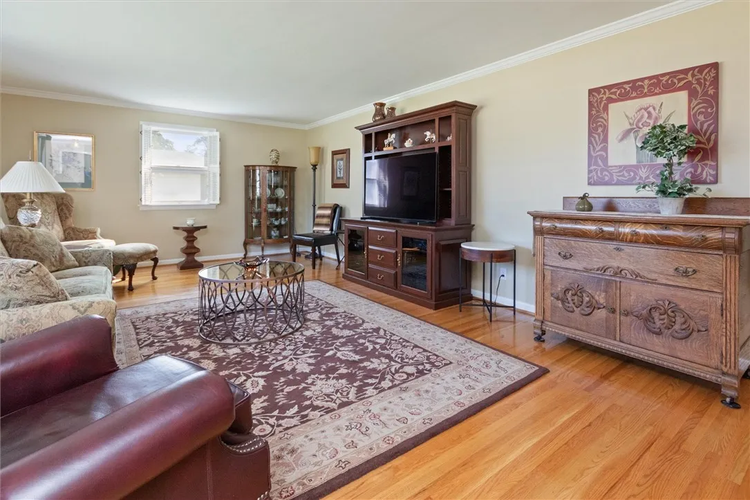 109 Drake Drive, Irondequoit, New York 14617, Irondequoit, New York 14617, 2 Bedrooms Bedrooms, 6 Rooms Rooms,1 BathroomBathrooms,Residential,Closed,109 Drake Drive, Irondequoit, New York 14617,0,R1639282