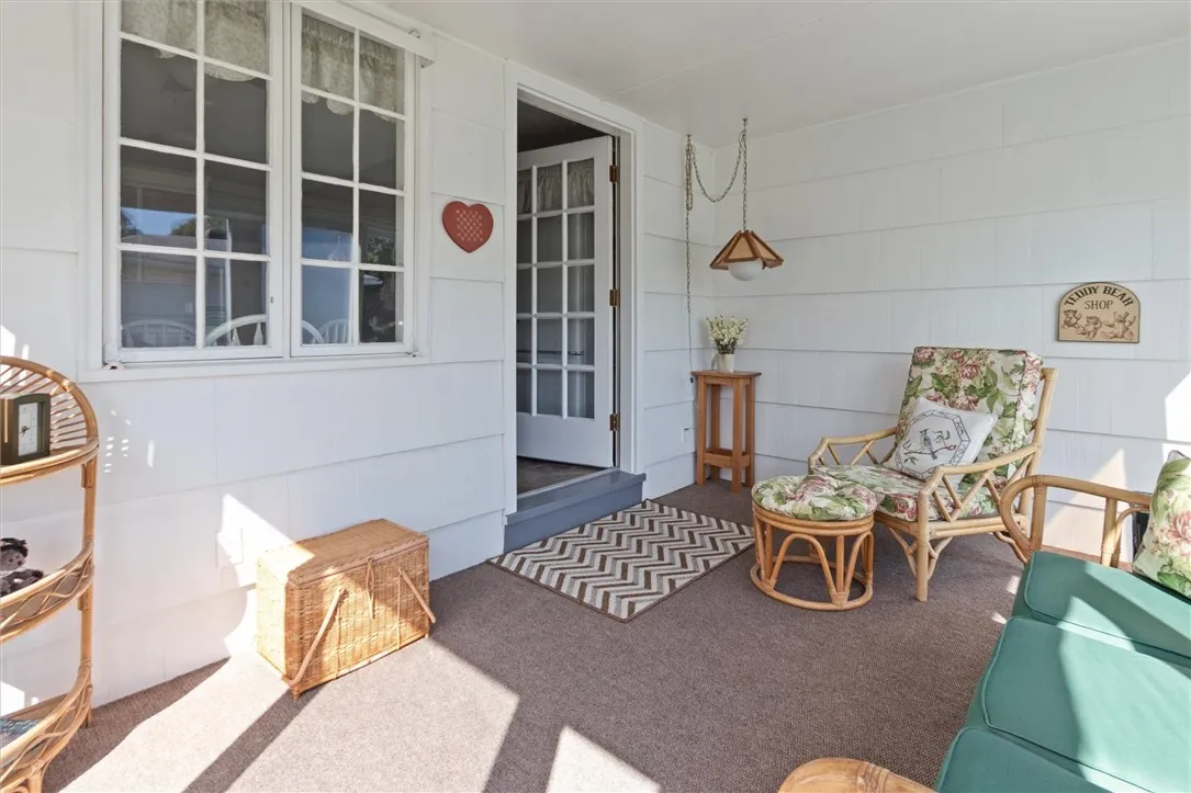 109 Drake Drive, Irondequoit, New York 14617, Irondequoit, New York 14617, 2 Bedrooms Bedrooms, 6 Rooms Rooms,1 BathroomBathrooms,Residential,Closed,109 Drake Drive, Irondequoit, New York 14617,0,R1639282