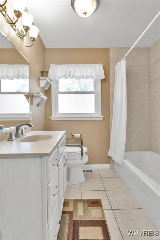 8936 The Fairways, Clarence, New York 14031, Clarence, New York 14031, 3 Bedrooms Bedrooms, 8 Rooms Rooms,2 BathroomsBathrooms,Residential,For Sale,8936 The Fairways, Clarence, New York 14031,0,B1637505