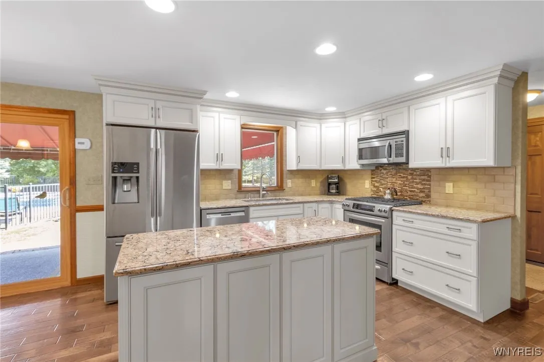 5085 Meadowbrook Road, Clarence, New York 14221, Clarence, New York 14221, 3 Bedrooms Bedrooms, 10 Rooms Rooms,2 BathroomsBathrooms,Residential,Closed,5085 Meadowbrook Road, Clarence, New York 14221,0,B1639649