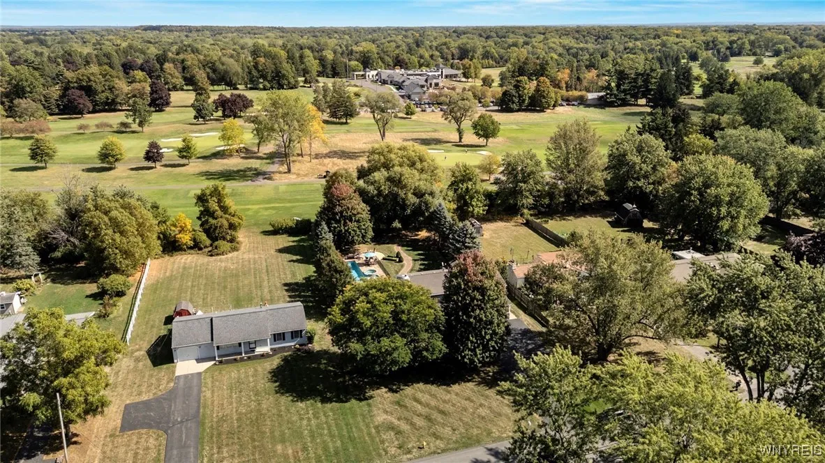 5085 Meadowbrook Road, Clarence, New York 14221, Clarence, New York 14221, 3 Bedrooms Bedrooms, 10 Rooms Rooms,2 BathroomsBathrooms,Residential,Closed,5085 Meadowbrook Road, Clarence, New York 14221,0,B1639649