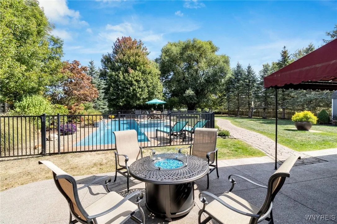 5085 Meadowbrook Road, Clarence, New York 14221, Clarence, New York 14221, 3 Bedrooms Bedrooms, 10 Rooms Rooms,2 BathroomsBathrooms,Residential,Closed,5085 Meadowbrook Road, Clarence, New York 14221,0,B1639649