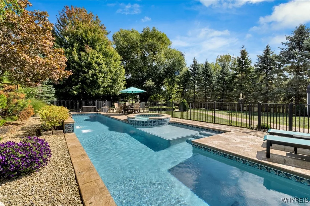 5085 Meadowbrook Road, Clarence, New York 14221, Clarence, New York 14221, 3 Bedrooms Bedrooms, 10 Rooms Rooms,2 BathroomsBathrooms,Residential,Closed,5085 Meadowbrook Road, Clarence, New York 14221,0,B1639649
