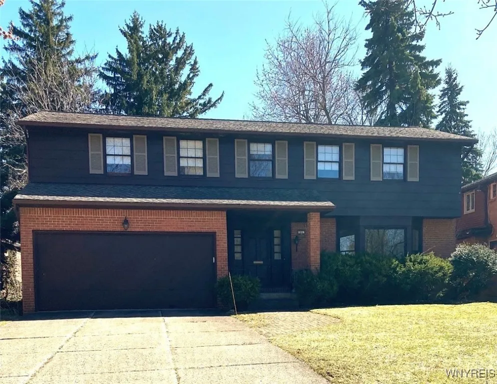11 Bradenham Place, Amherst, New York 14226, Amherst, New York 14226, 4 Bedrooms Bedrooms, 8 Rooms Rooms,2 BathroomsBathrooms,Residential Lease,For Rent,11 Bradenham Place, Amherst, New York 14226,0,B1639061
