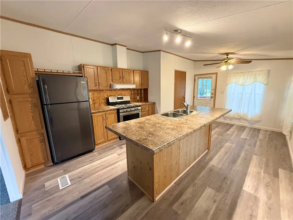 192 Ovid Street 143, Seneca Falls, New York 13148, Seneca Falls, New York 13148, 3 Bedrooms Bedrooms, 5 Rooms Rooms,2 BathroomsBathrooms,Residential,For Sale,192 Ovid Street 143, Seneca Falls, New York 13148,0,R1639717