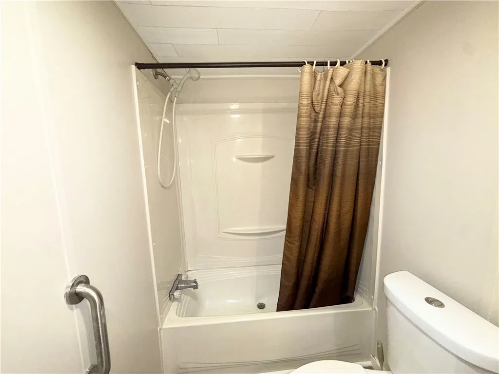 192 Ovid Street 143, Seneca Falls, New York 13148, Seneca Falls, New York 13148, 3 Bedrooms Bedrooms, 5 Rooms Rooms,2 BathroomsBathrooms,Residential,For Sale,192 Ovid Street 143, Seneca Falls, New York 13148,0,R1639717