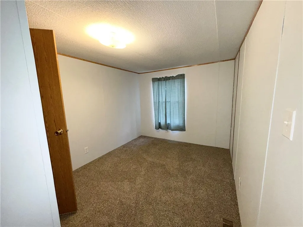 192 Ovid Street 143, Seneca Falls, New York 13148, Seneca Falls, New York 13148, 3 Bedrooms Bedrooms, 5 Rooms Rooms,2 BathroomsBathrooms,Residential,For Sale,192 Ovid Street 143, Seneca Falls, New York 13148,0,R1639717