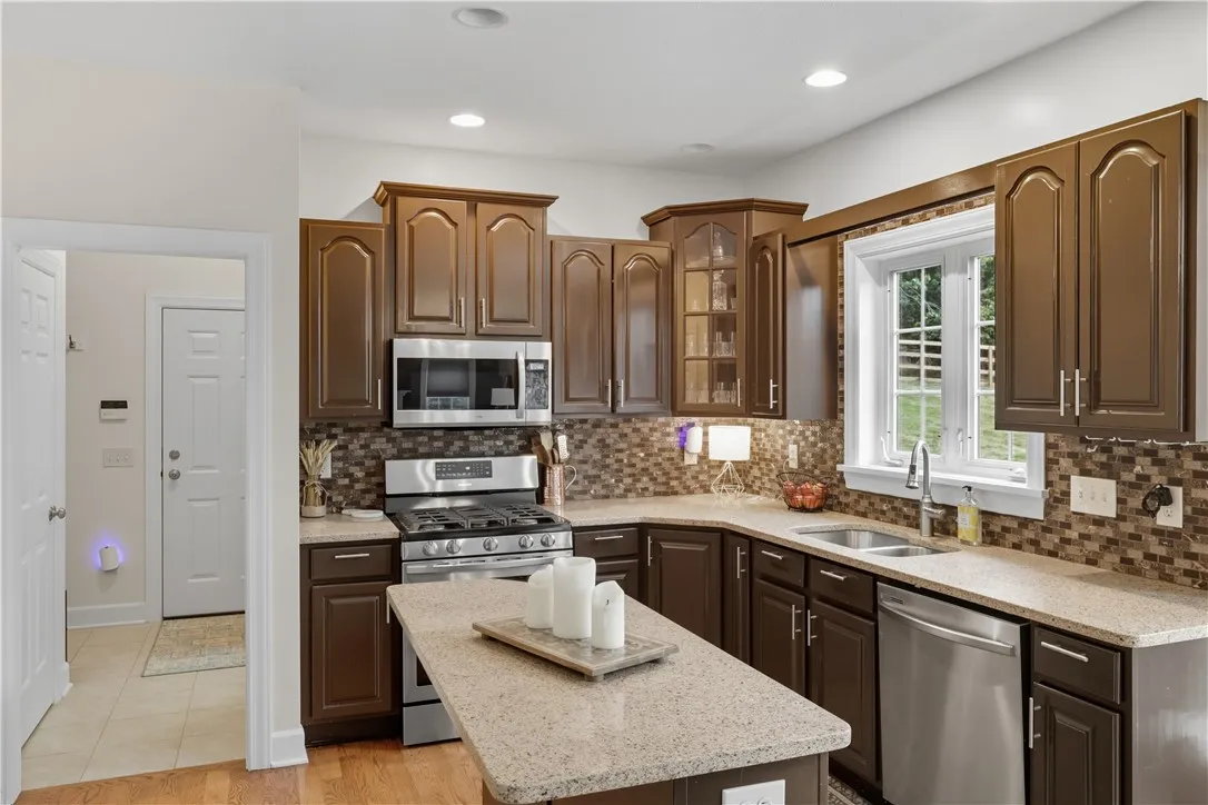 511 High Street, Victor, New York 14564, Victor, New York 14564, 4 Bedrooms Bedrooms, 8 Rooms Rooms,2 BathroomsBathrooms,Residential,Closed,511 High Street, Victor, New York 14564,0,R1639918