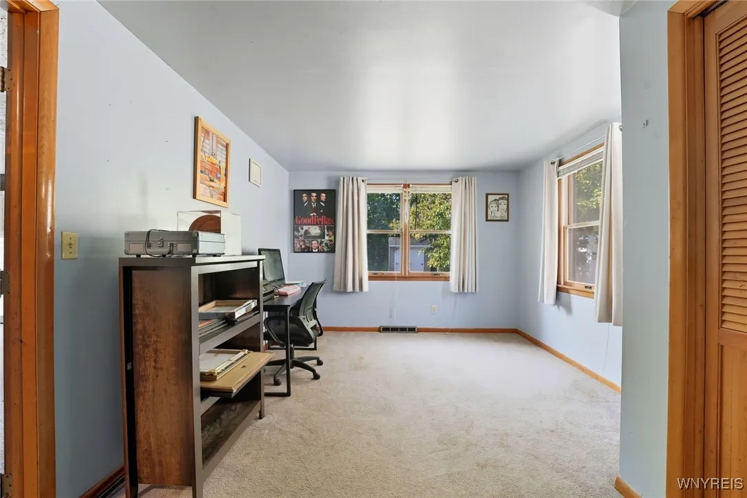 302 Hendricks Boulevard, Amherst, New York 14226, Amherst, New York 14226, 4 Bedrooms Bedrooms, 7 Rooms Rooms,1 BathroomBathrooms,Residential,For Sale,302 Hendricks Boulevard, Amherst, New York 14226,0,B1635933