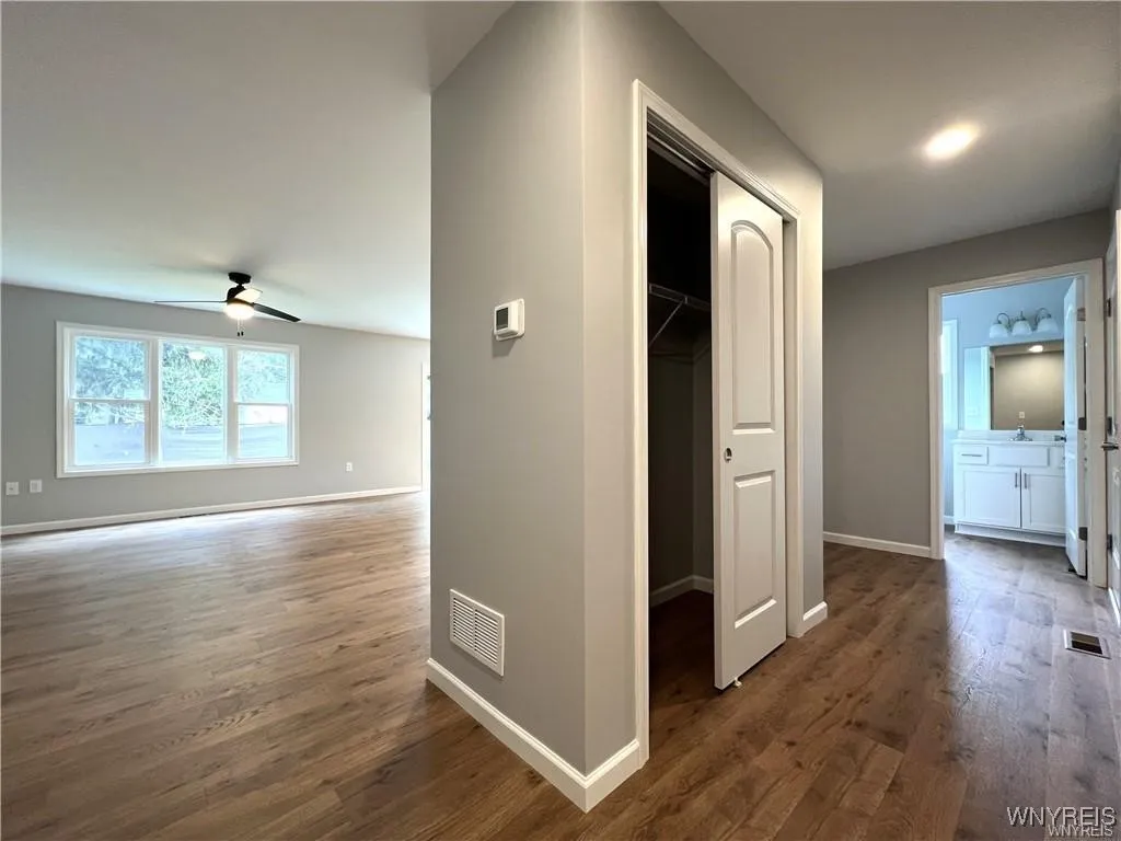 Right - Closet
