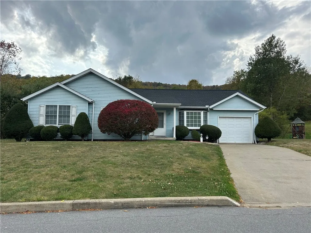 28 Colonial Heights, Bradford City, Pennsylvania 1, Bradford City, Pennsylvania 16701, 3 Bedrooms Bedrooms, 5 Rooms Rooms,2 BathroomsBathrooms,Residential,Closed,28 Colonial Heights, Bradford City, Pennsylvania 1,0,R1639837