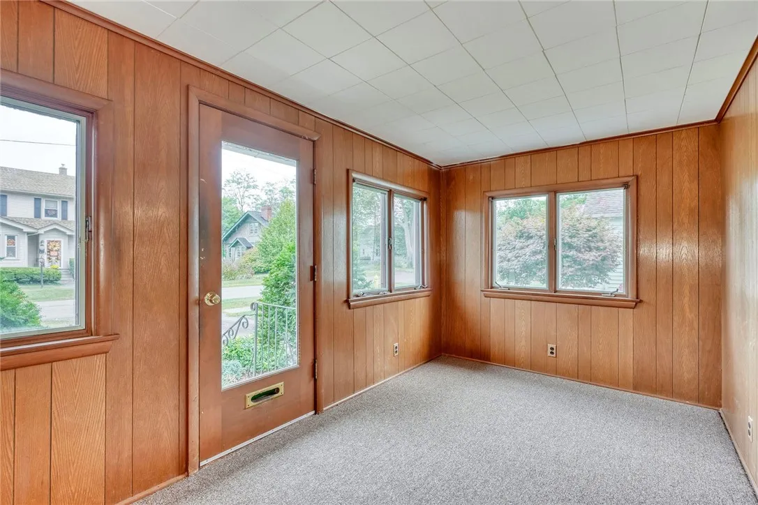 Enclosed front porch - new indoor / outdoor carpet . . .