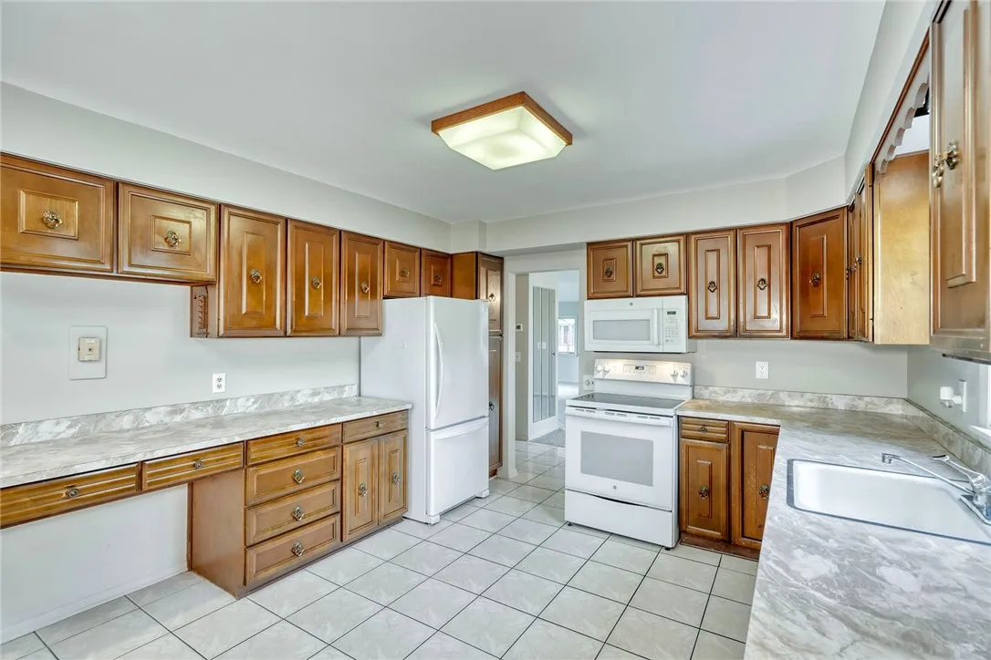 Plenty of cabinet and counter space . . .