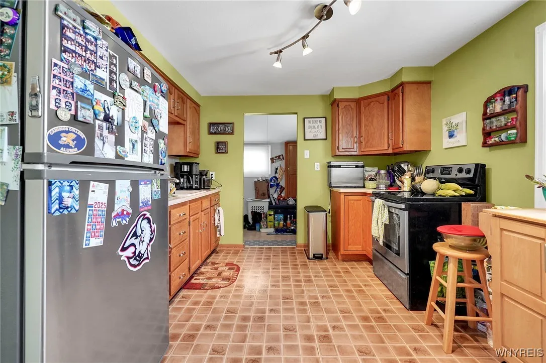 52 Krehmore Place, Tonawanda, New York 14223, Tonawanda, New York 14223, 3 Bedrooms Bedrooms, 7 Rooms Rooms,1 BathroomBathrooms,Residential,Closed,52 Krehmore Place, Tonawanda, New York 14223,0,B1639610