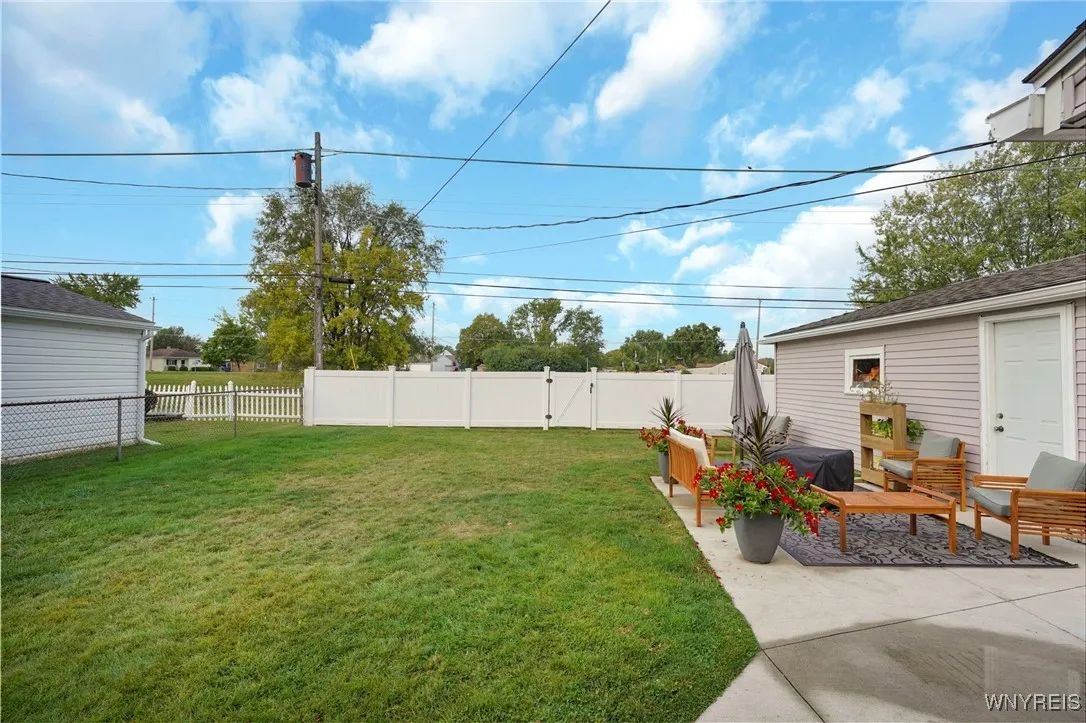 52 Krehmore Place, Tonawanda, New York 14223, Tonawanda, New York 14223, 3 Bedrooms Bedrooms, 7 Rooms Rooms,1 BathroomBathrooms,Residential,Closed,52 Krehmore Place, Tonawanda, New York 14223,0,B1639610