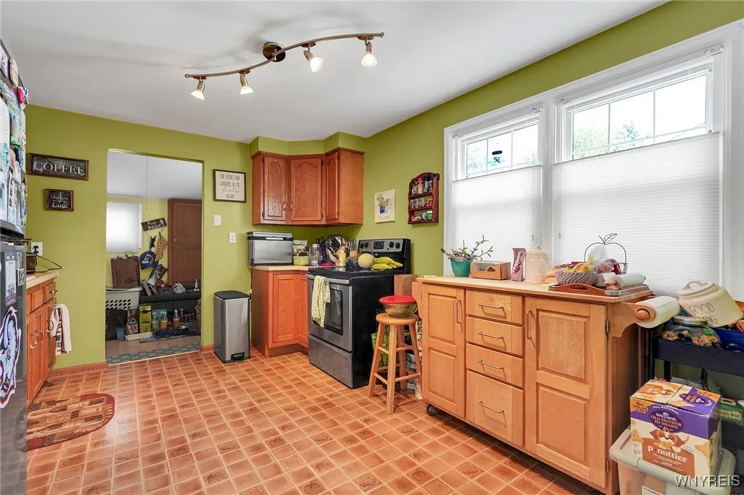 52 Krehmore Place, Tonawanda, New York 14223, Tonawanda, New York 14223, 3 Bedrooms Bedrooms, 7 Rooms Rooms,1 BathroomBathrooms,Residential,Closed,52 Krehmore Place, Tonawanda, New York 14223,0,B1639610