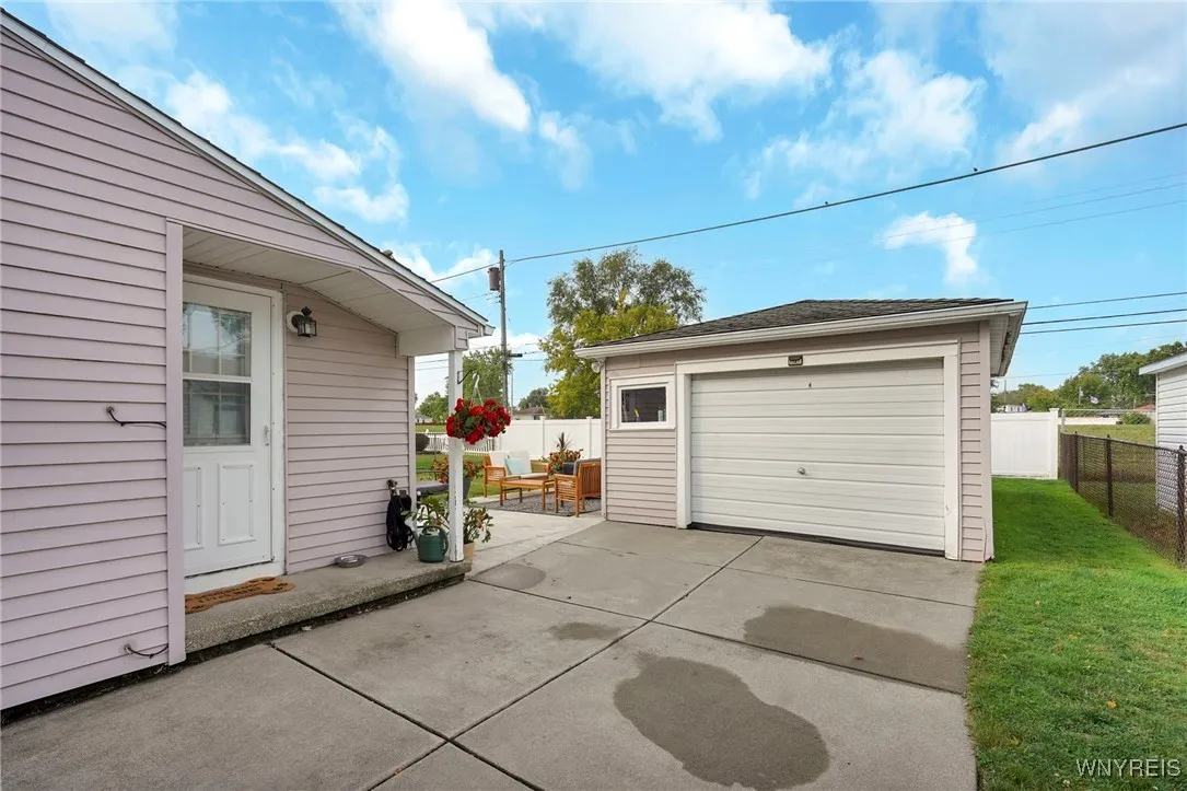 52 Krehmore Place, Tonawanda, New York 14223, Tonawanda, New York 14223, 3 Bedrooms Bedrooms, 7 Rooms Rooms,1 BathroomBathrooms,Residential,Closed,52 Krehmore Place, Tonawanda, New York 14223,0,B1639610