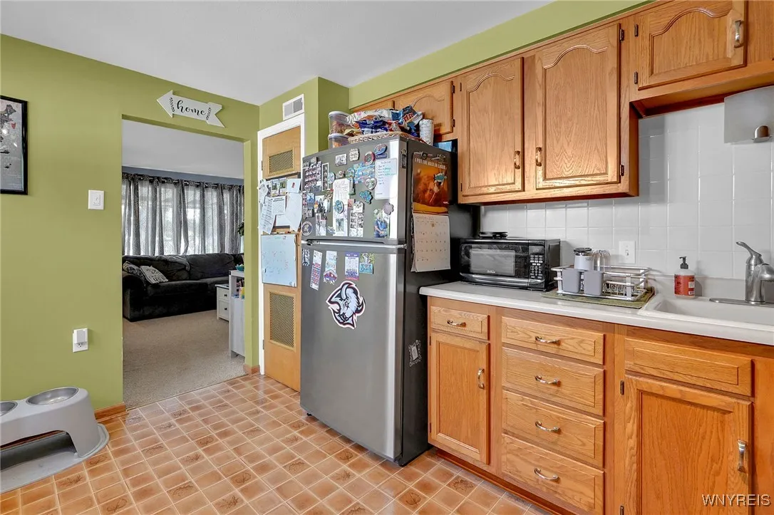 52 Krehmore Place, Tonawanda, New York 14223, Tonawanda, New York 14223, 3 Bedrooms Bedrooms, 7 Rooms Rooms,1 BathroomBathrooms,Residential,Closed,52 Krehmore Place, Tonawanda, New York 14223,0,B1639610