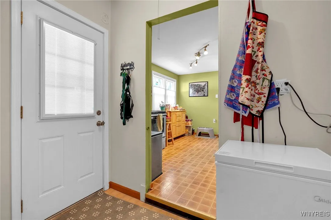 52 Krehmore Place, Tonawanda, New York 14223, Tonawanda, New York 14223, 3 Bedrooms Bedrooms, 7 Rooms Rooms,1 BathroomBathrooms,Residential,Closed,52 Krehmore Place, Tonawanda, New York 14223,0,B1639610