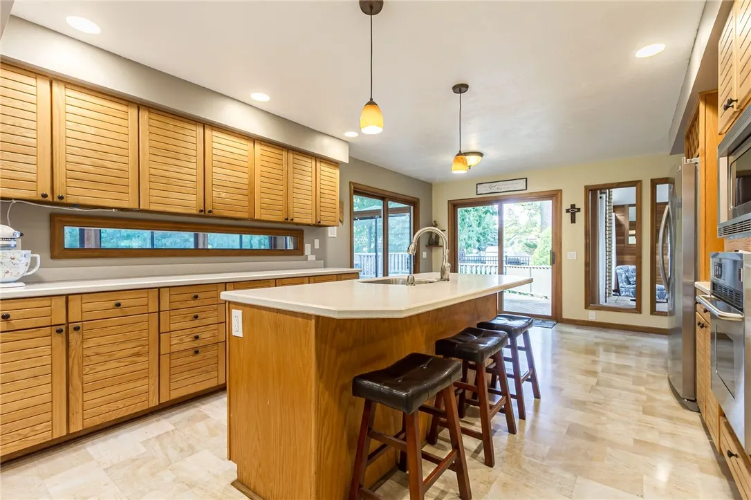 196 Creighton Lane, Greece, New York 14612, Greece, New York 14612, 4 Bedrooms Bedrooms, 8 Rooms Rooms,2 BathroomsBathrooms,Residential,Closed,196 Creighton Lane, Greece, New York 14612,0,R1639044