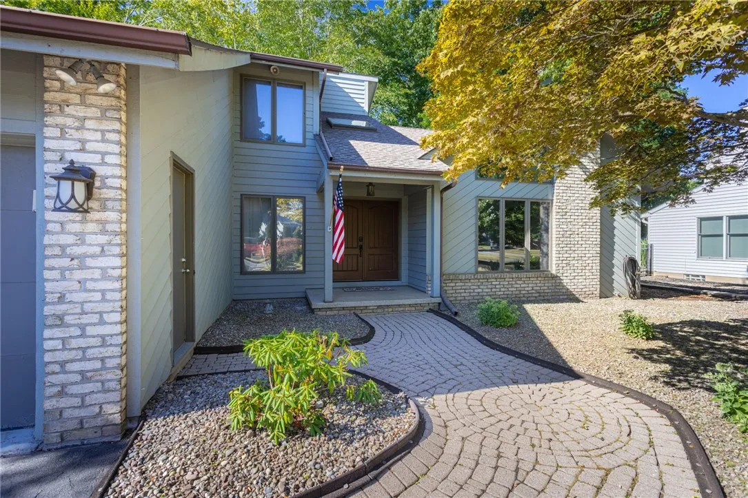 196 Creighton Lane, Greece, New York 14612, Greece, New York 14612, 4 Bedrooms Bedrooms, 8 Rooms Rooms,2 BathroomsBathrooms,Residential,Closed,196 Creighton Lane, Greece, New York 14612,0,R1639044