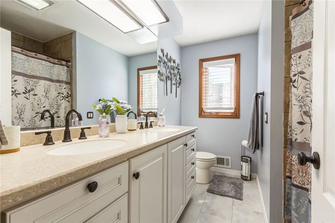 196 Creighton Lane, Greece, New York 14612, Greece, New York 14612, 4 Bedrooms Bedrooms, 8 Rooms Rooms,2 BathroomsBathrooms,Residential,Closed,196 Creighton Lane, Greece, New York 14612,0,R1639044