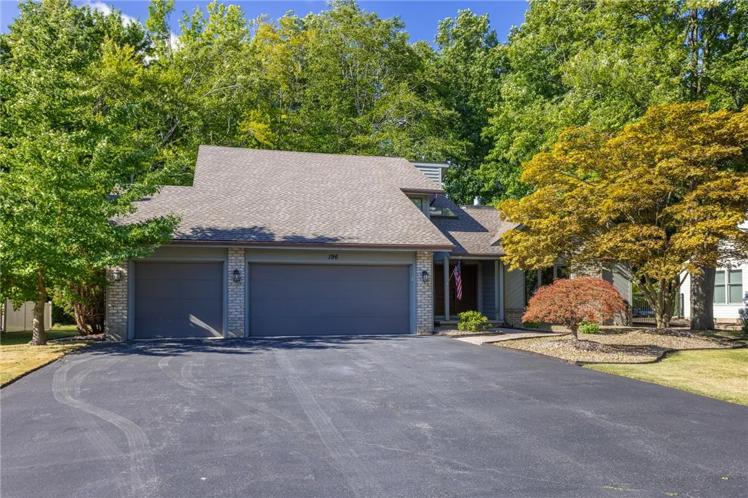 196 Creighton Lane, Greece, New York 14612, Greece, New York 14612, 4 Bedrooms Bedrooms, 8 Rooms Rooms,2 BathroomsBathrooms,Residential,Closed,196 Creighton Lane, Greece, New York 14612,0,R1639044