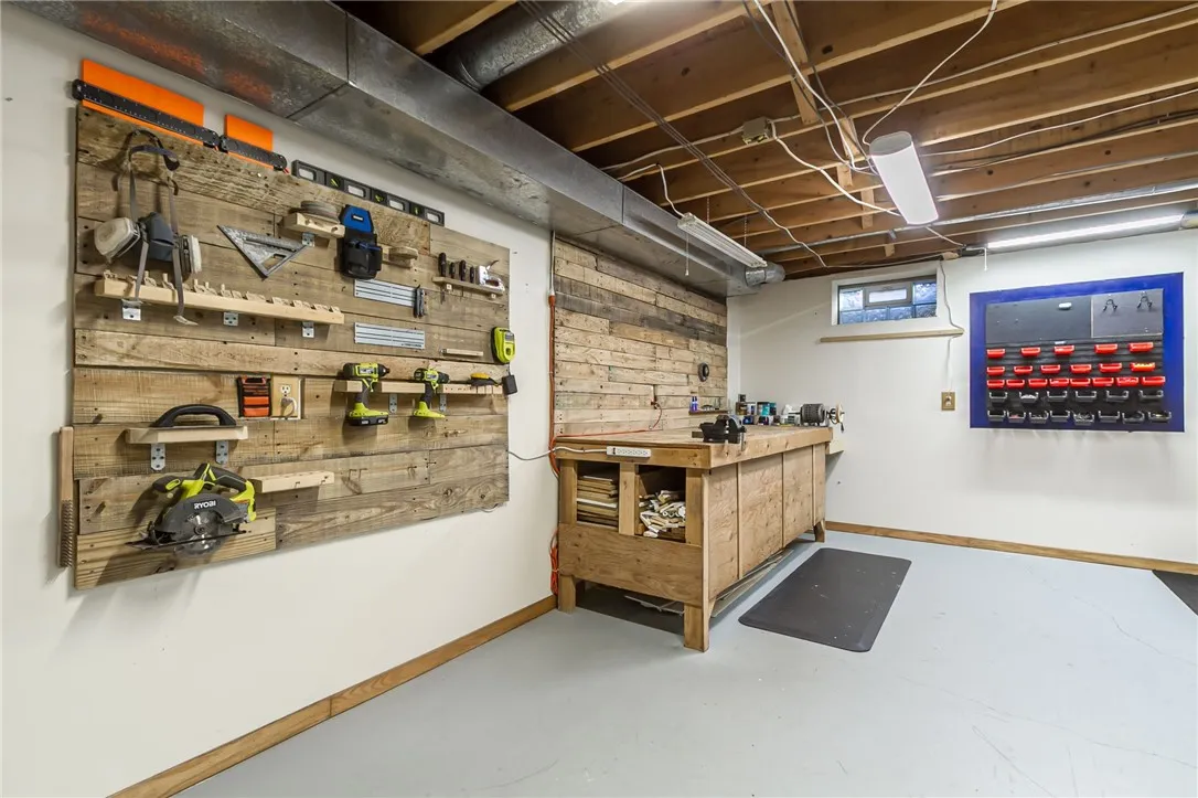 196 Creighton Lane, Greece, New York 14612, Greece, New York 14612, 4 Bedrooms Bedrooms, 8 Rooms Rooms,2 BathroomsBathrooms,Residential,Closed,196 Creighton Lane, Greece, New York 14612,0,R1639044