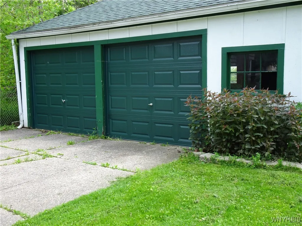 179 Niagara Falls Boulevard, Amherst, New York 142, Amherst, New York 14226, 5 Bedrooms Bedrooms, 9 Rooms Rooms,1 BathroomBathrooms,Residential,For Sale,179 Niagara Falls Boulevard, Amherst, New York 142,0,B1639970