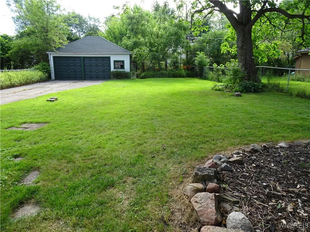 179 Niagara Falls Boulevard, Amherst, New York 142, Amherst, New York 14226, 5 Bedrooms Bedrooms, 9 Rooms Rooms,1 BathroomBathrooms,Residential,For Sale,179 Niagara Falls Boulevard, Amherst, New York 142,0,B1639970